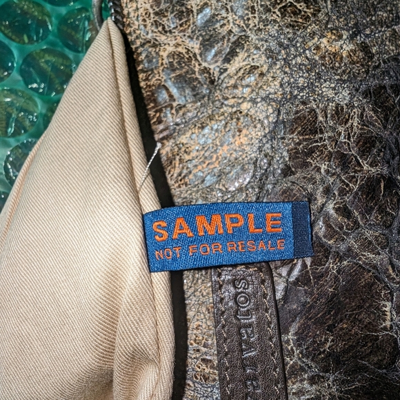 John Varvatos Collection Croc Embossed Leather Flat Messenger/ Crossbody… - Picture 3 of 15